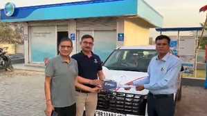 गोड्डा : 210 रुपए का भरवाया था पेट्रोल, लकी ड्रा में जीती कार